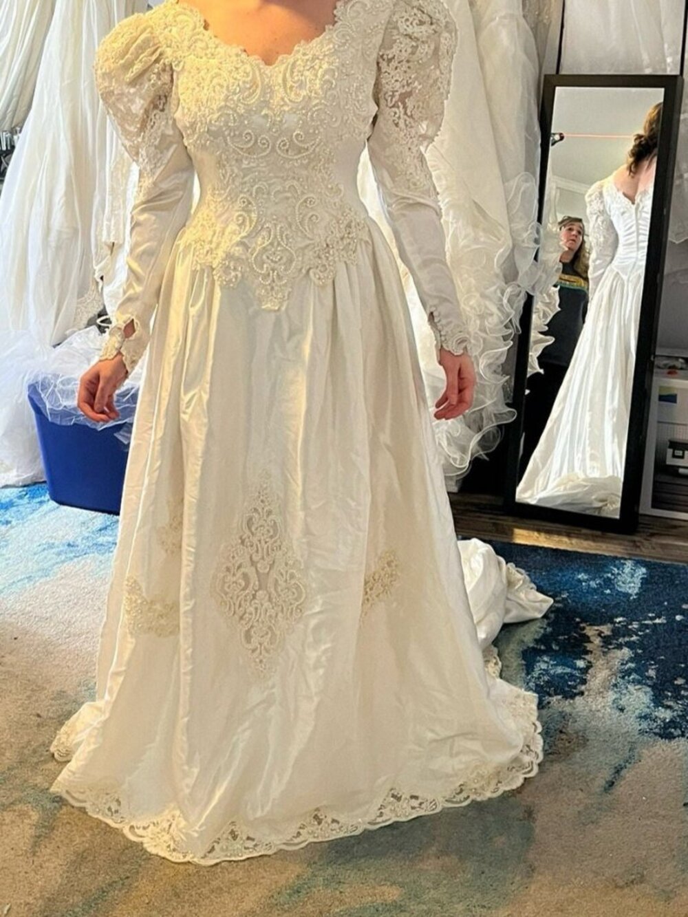 Beautiful Vintage Full Length long sleeve Wedding gown size 14 (dress 100)